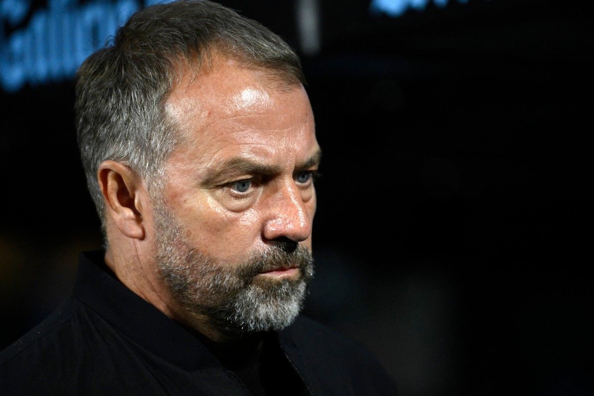 هاتريك ليفاندوفسكي وطرد دي يونغ: فليك سعيد بأداء برشلونة ويشيد بروح الفريق