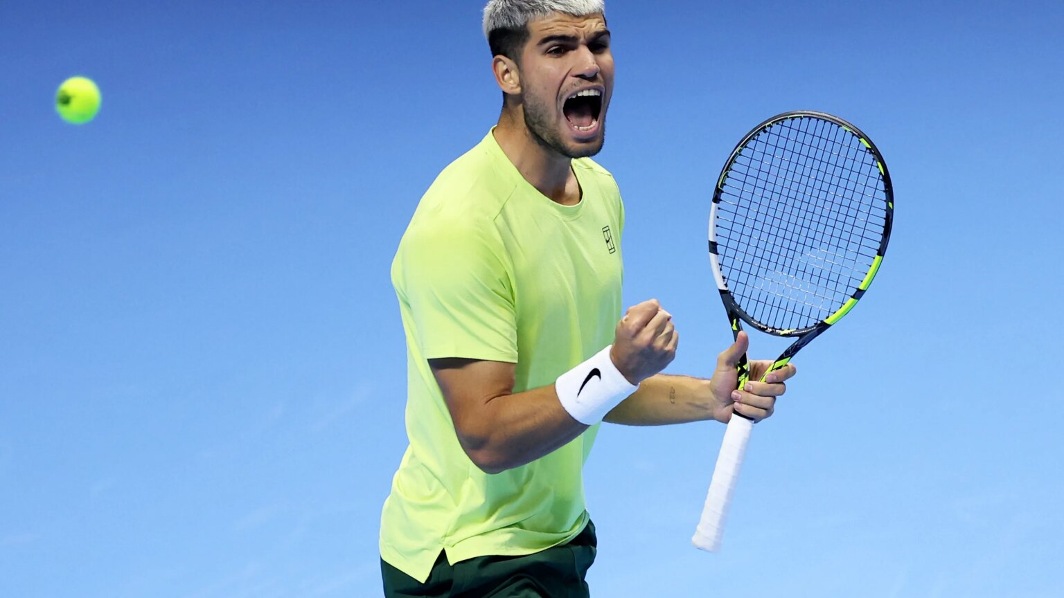 تشابي ألونسو مع فينيسيوس ومبابي