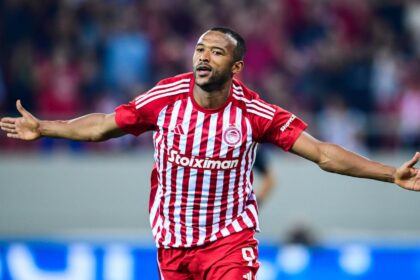 الكعبي يواصل كتابة التاريخ في الدوري اليوناني