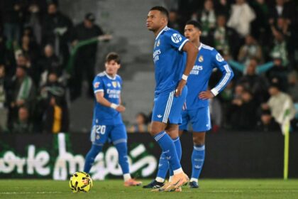 أسطورة إسبانيا ينتقد ريال مدريد بقسوة: أين هم النجوم؟