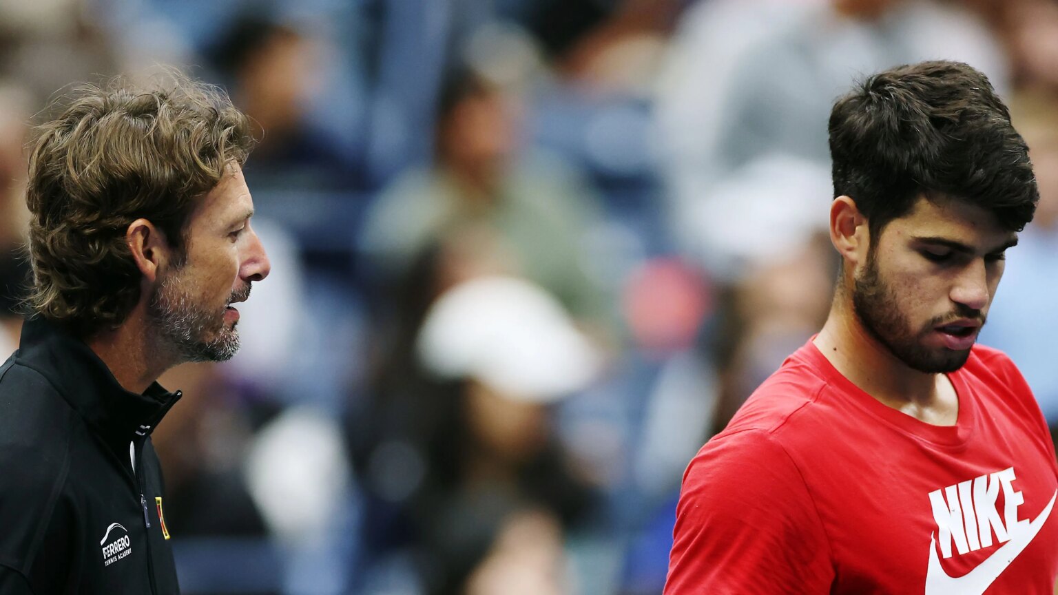 TOPSHOT-FBL-WC-2022-MATCH64-ARG-FRA-TROPHY