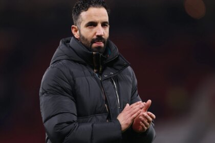 TOPSHOT-FBL-WC-2022-MATCH64-ARG-FRA-TROPHY