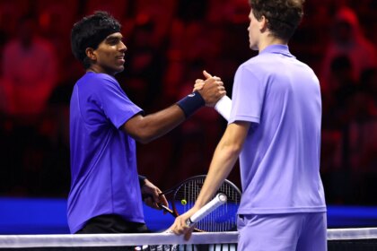 TOPSHOT-FBL-WC-2022-MATCH64-ARG-FRA-TROPHY