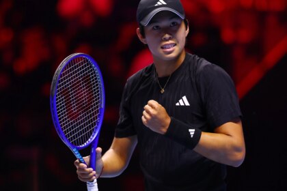 TOPSHOT-FBL-WC-2022-MATCH64-ARG-FRA-TROPHY