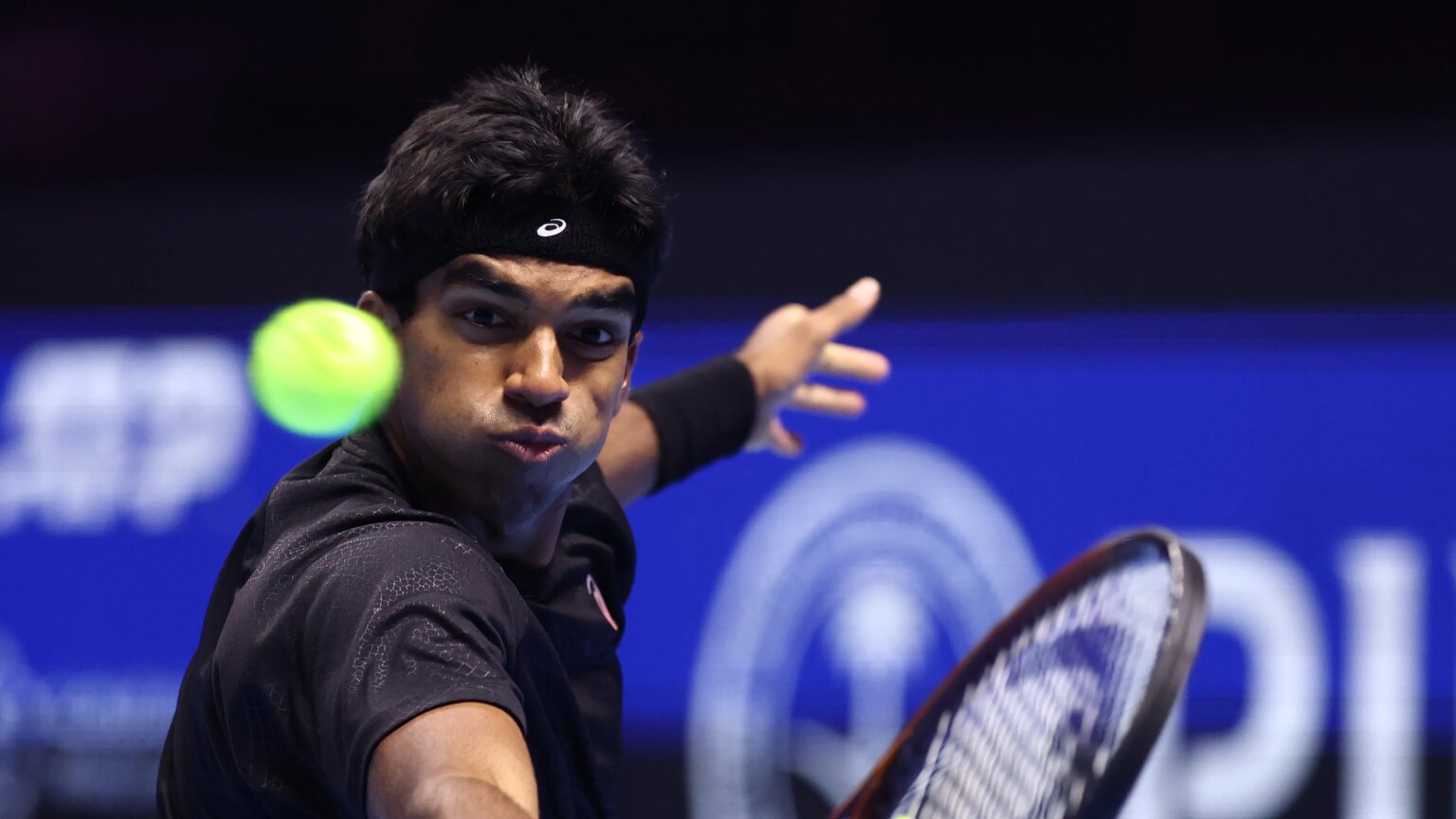 TOPSHOT-FBL-WC-2022-MATCH64-ARG-FRA-TROPHY