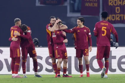 روما يضرب بقوة ويقترب من خطف بطاقة العبور الأوروبي