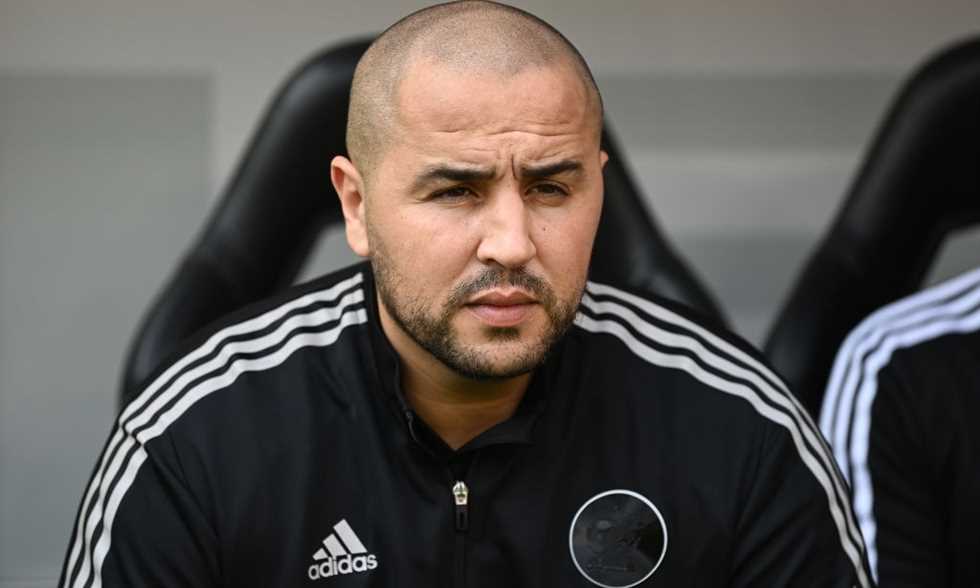 الجزائري بوقرة يتولى تدريب منتخب لبنان