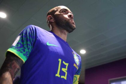 أبولا: ألفيش يفكر في العودة للملاعب بعد غياب 3 سنوات