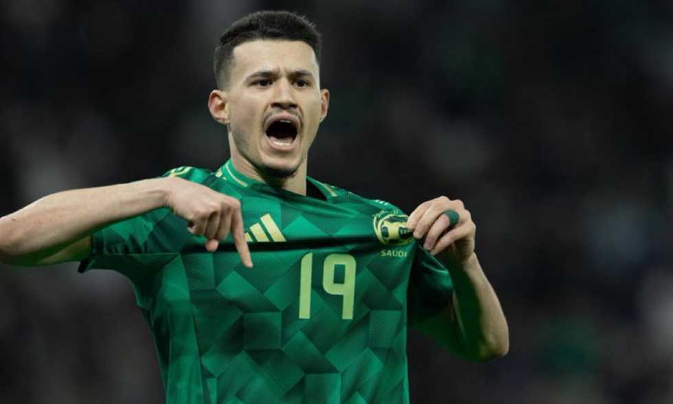 الرياضية: الحمدان يدرس فسخ تعاقده مع الهلال من أجل النصر