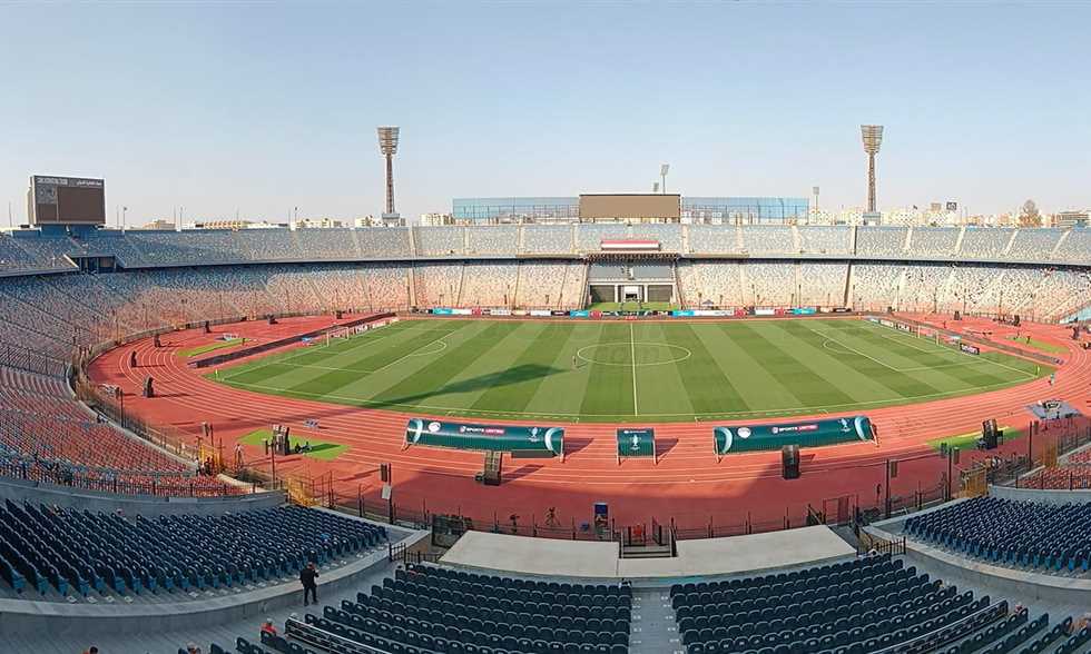 رئيس هيئة استاد القاهرة لـ في الجول: مستعدون لاستضافة المباريات مجددا