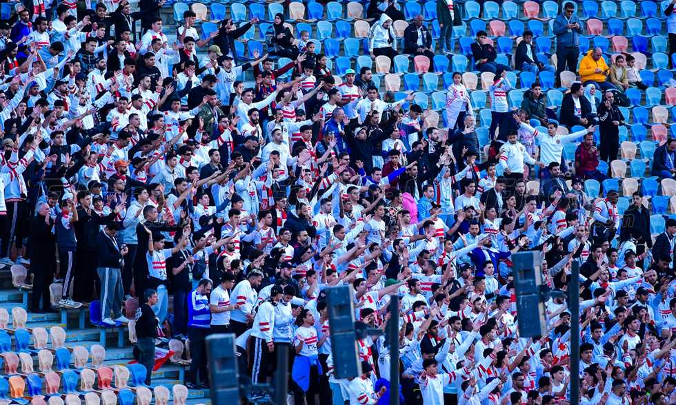 الزمالك يوفر حافلات لجماهيره لموازرة الفريق ضد المصري في الكونفدرالية