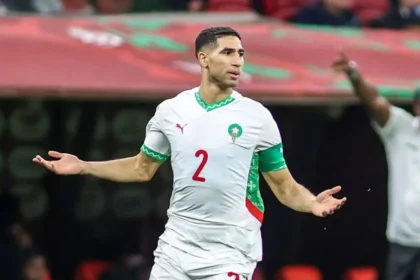 باريس سانجرمان يضع خطة لإعادة حكيمي إلى مستواه بعد “خيبة الكان”