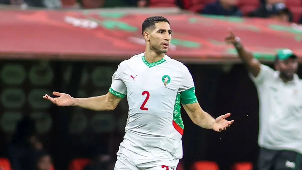 باريس سانجرمان يضع خطة لإعادة حكيمي إلى مستواه بعد “خيبة الكان”