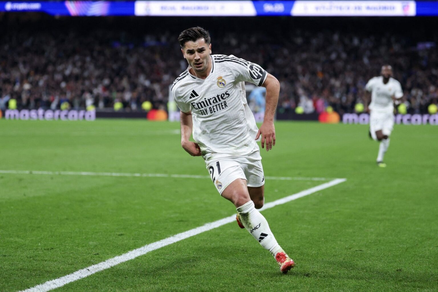 آرسنال يقدم عرضًا بقيمة 50 مليون يورو لضم نجم ريال مدريد