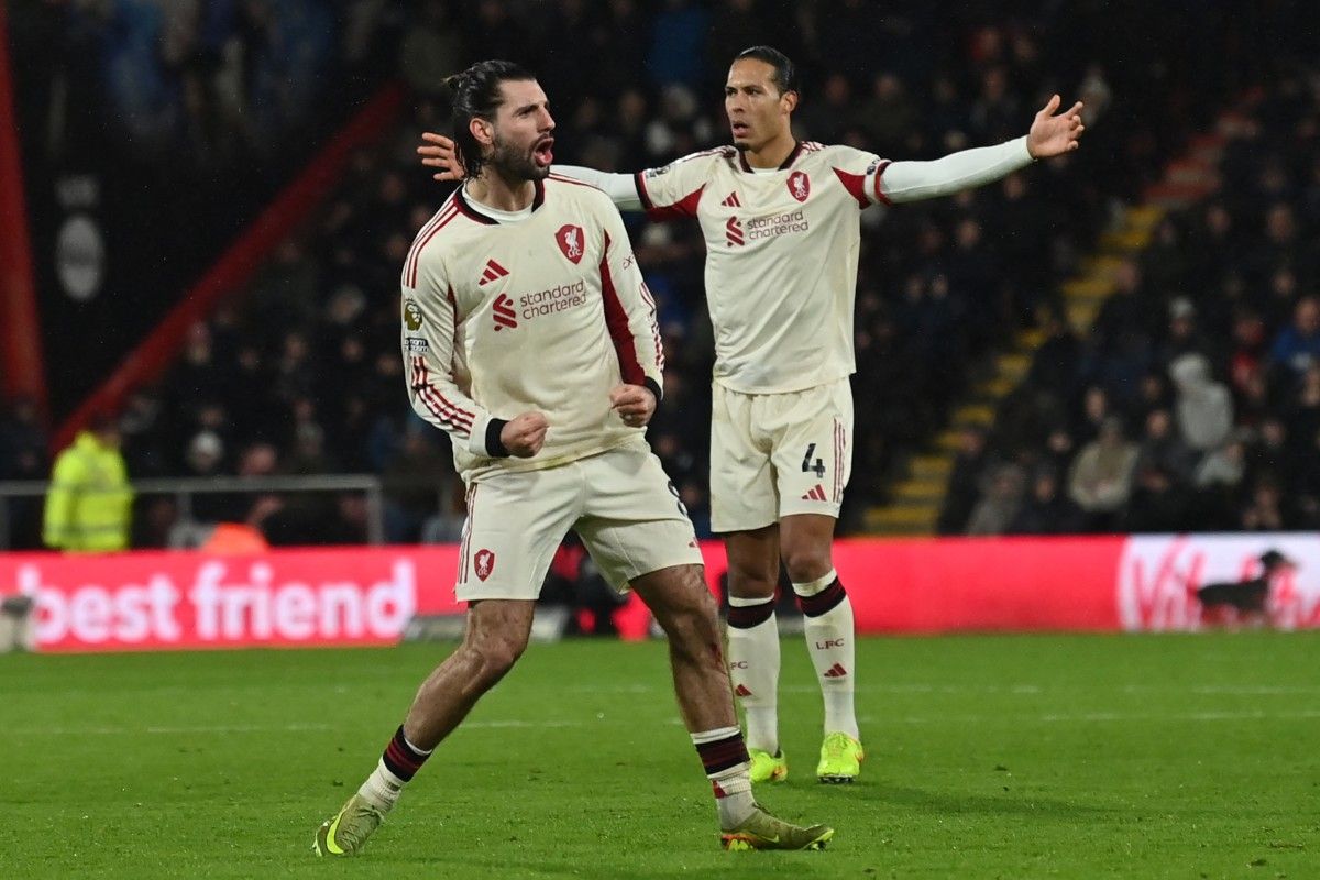 فان دايك ينتقد التحكيم بعد خسارة ليفربول أمام بورنموث