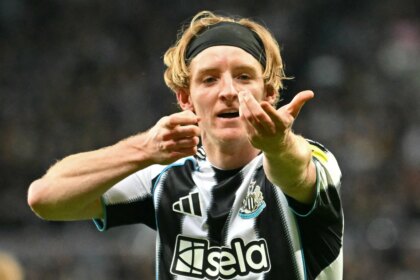 باريس سان جيرمان crest