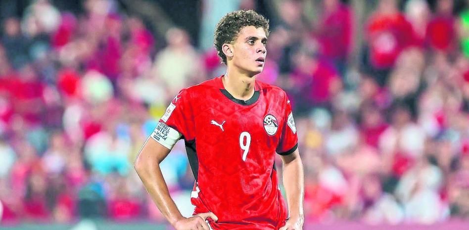 الأهلي المصري يؤكد انتقال موهبته حمزة عبد الكريم إلى برشلونة