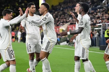 لقطة إنسانية في لا سيراميكا.. مبابي يدعم دياز بعد صدمة الكان