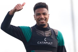 أيوب العملود يخوض حصته التدريبية الأولى مع الرجاء الرياضي