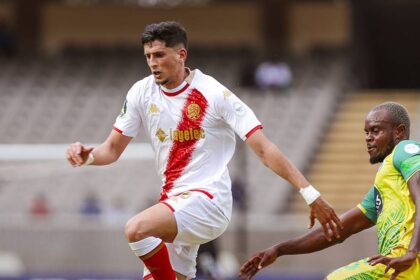 وسام بن يدر يمنح الوداد انتصارًا متأخرًا خارج الديار