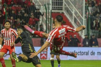 زهير الديب يقود المكناسي لفوز ثمين على أولمبيك آسفي