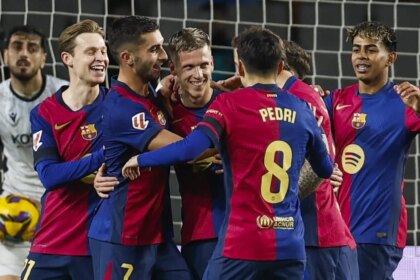 TOPSHOT-FBL-EUR-C1-BENFICA-REAL MADRID