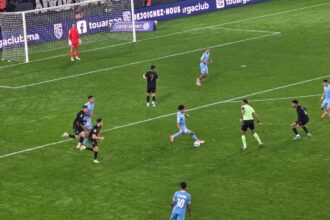 تعادل مثير في ديربي العاصمة بين اتحاد تواركة والجيش الملكي