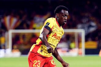 سعود عبد الحميد مطلوب في الدوري الإنجليزي بعد تألقه مع لانس