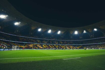 كونيسيساو يستبعد النصيري وعوار من قائمة مباراة الحزم