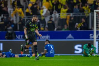 الشرق الأوسط: مفاوضات جادة بين الهلال واتحاد جدة من أجل ضم بنزيمة