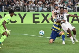 الإصابة تبعد جوناثان ديفيد عن مواجهة جالاتا سراي