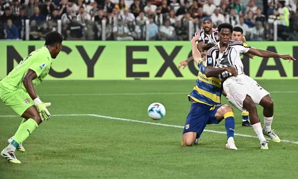 الإصابة تبعد جوناثان ديفيد عن مواجهة جالاتا سراي