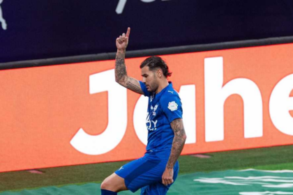 ثيو هيرنانديز يغيب عن الهلال أمام الوحدة الإماراتي