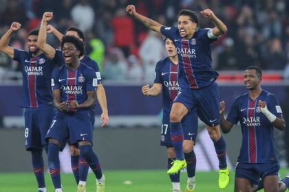 رغم طرد حكيمي.. باريس سان جيرمان يستعيد الصدارة بفوز صعب على ستراسبورج