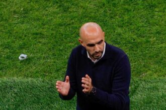 للمرة الثانية.. الاتحاد المغربي ينفي رحيل الركراكي