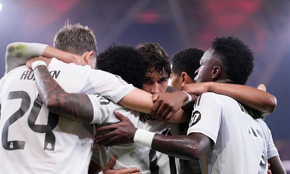 عودة ألكسندر أرنولد..  قائمة ريال مدريد لمواجهة فالنسيا