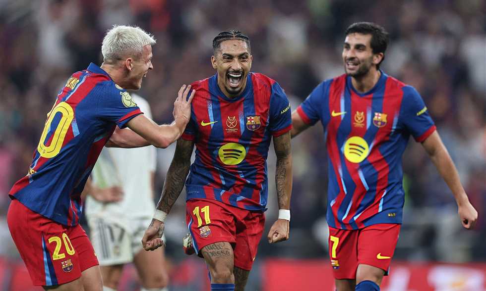 قائمة برشلونة - عودة رافينيا أمام جيرونا.. واستمرار غياب راشفورد