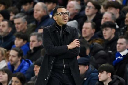 روسينيور: محبط من تعادل تشيلسي مع ليدز