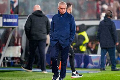 آس: ثغرة في عقد مورينيو قد تعيده لريال مدريد