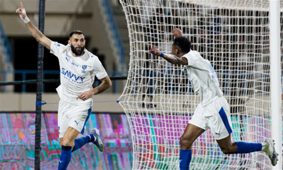 بالكعب.. كريم بنزيمة يفتتح أهدافه مع الهلال في الظهور الأول
