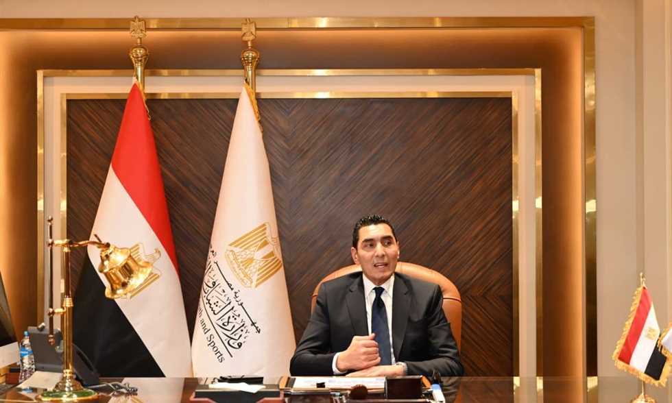 جوهر نبيل يؤدي اليمين الدستورية وزيرا للشباب والرياضة ويبدأ مهام عمله