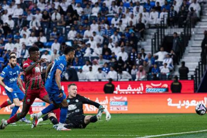 الدوري السعودي - الهلال يؤمن الصدارة أمام أعين كوكا.. وأهلي جدة والاتحاد ينتصران