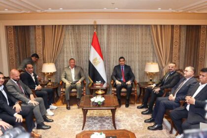 مجلس إدارة الأهلي يزور جوهر نبيل لتقديم التهنئة بعد توليه منصب وزير الشباب والرياضة