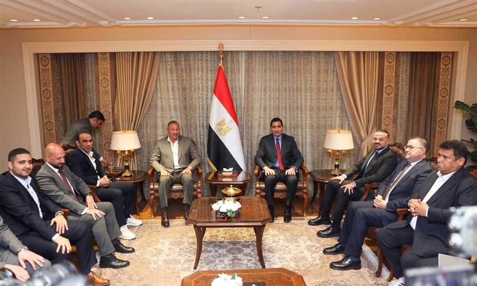 مجلس إدارة الأهلي يزور جوهر نبيل لتقديم التهنئة بعد توليه منصب وزير الشباب والرياضة