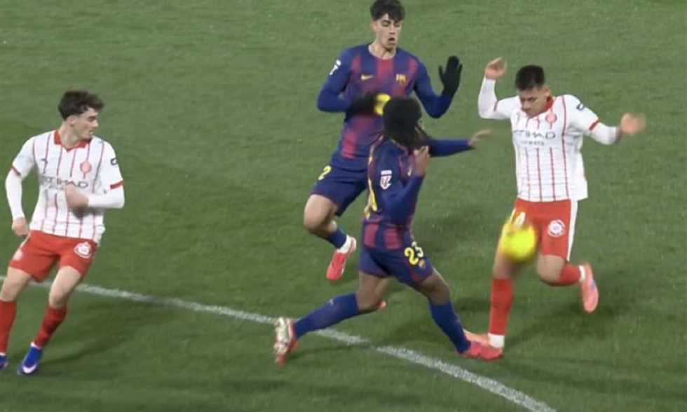 إتشيفيري معترفا: دهست قدم كوندي قبل الهدف في برشلونة ولكن