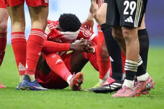 بايرن ميونيخ يعلن إصابة ألفونسو ديفيز.. وبيلد تحدد مدة غيابه