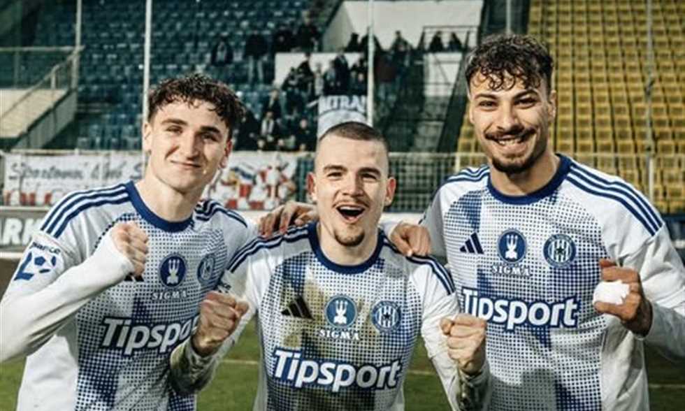 مهاجم الأهلي السابق.. لاعب مصري يقود فريقه التشيكي إلى دور الـ16 في دوري المؤتمر