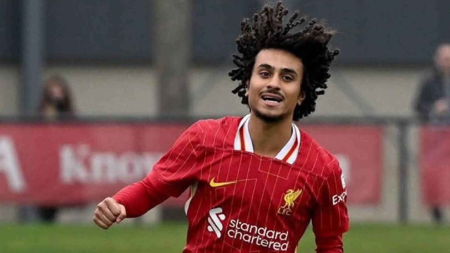 بديل محمد صلاح في ليفربول يلتحق بالمنتخب المصري للشباب