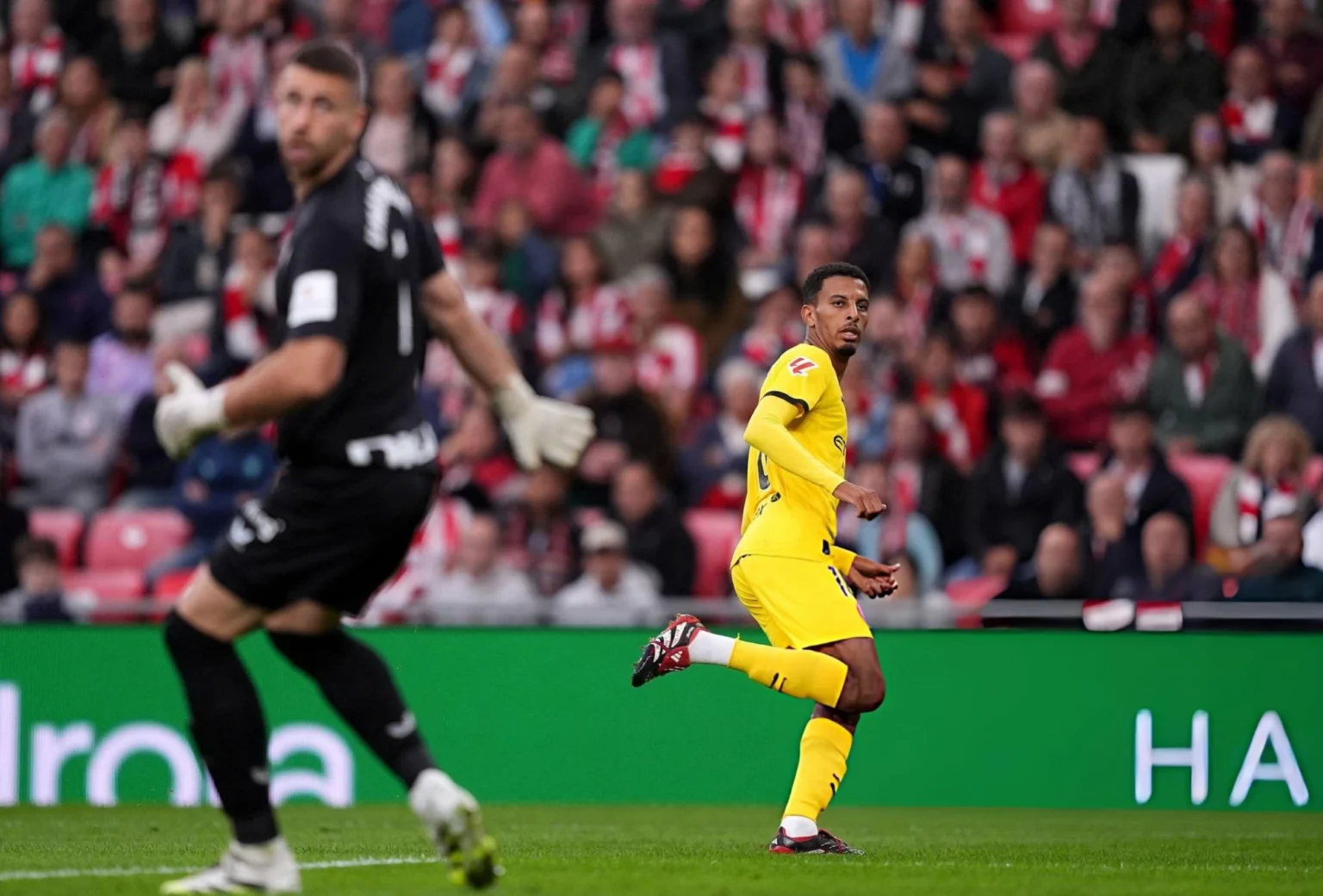 جيرونا يعلن قراره النهائي حول عودة أوناحي إلى الملاعب