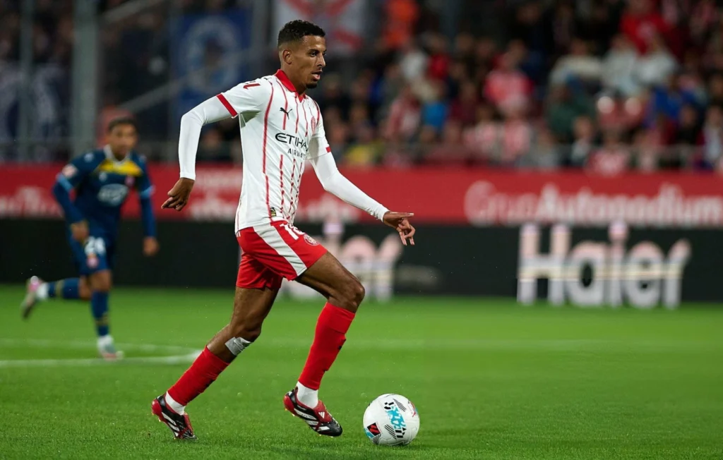 الصحافة الإسبانية تشيد بعز الدين أوناحي